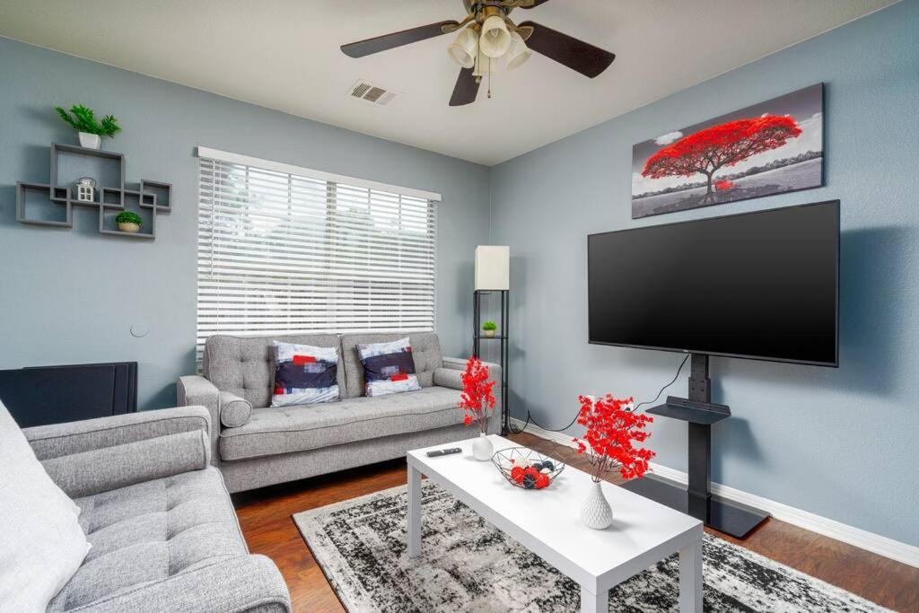 Elegant/4Miles To Downtown/Gameroom & Firepit Austin Exterior foto