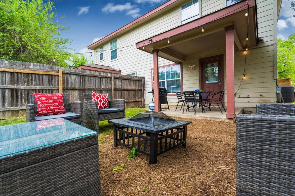 Elegant/4Miles To Downtown/Gameroom & Firepit Austin Exterior foto